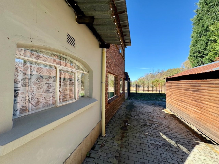 4 Bedroom Property for Sale in Heilbron Free State